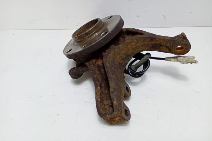 Fuzeta  Dreapta fata Peugeot 307  seria