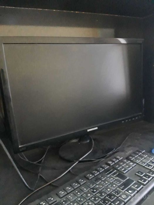 Monitorlar sotiladi 22dyum