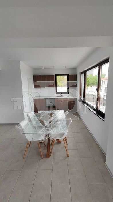 Продава се Къща в Добрич, Автогара - 160 кв.м за 1657 €/кв.м - Снимка #2