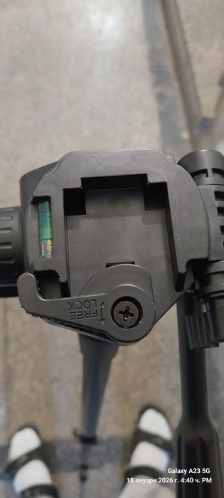 Трипод Стойка за цифров фотоапарат.