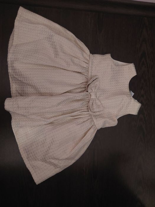 Рокля Carters 12-18 м.