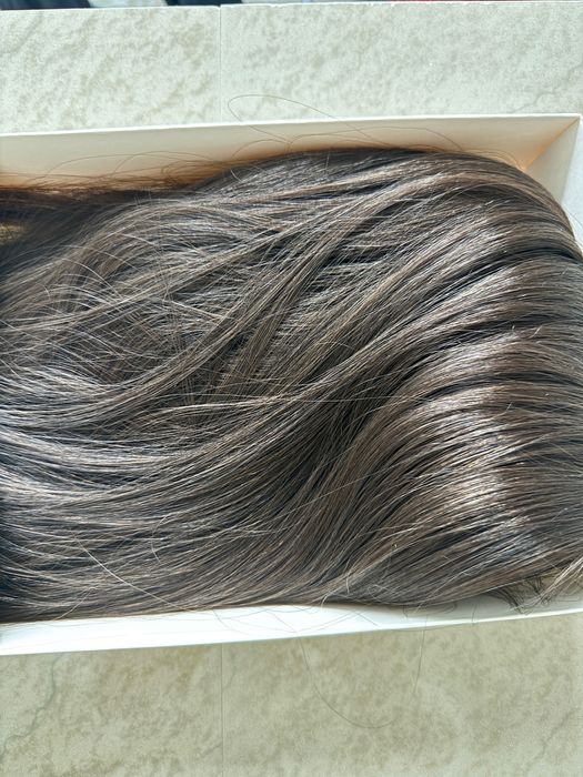 Perucă! Plăcută la atingere. Ușor de purtat