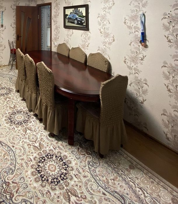 Продается стол с стулями