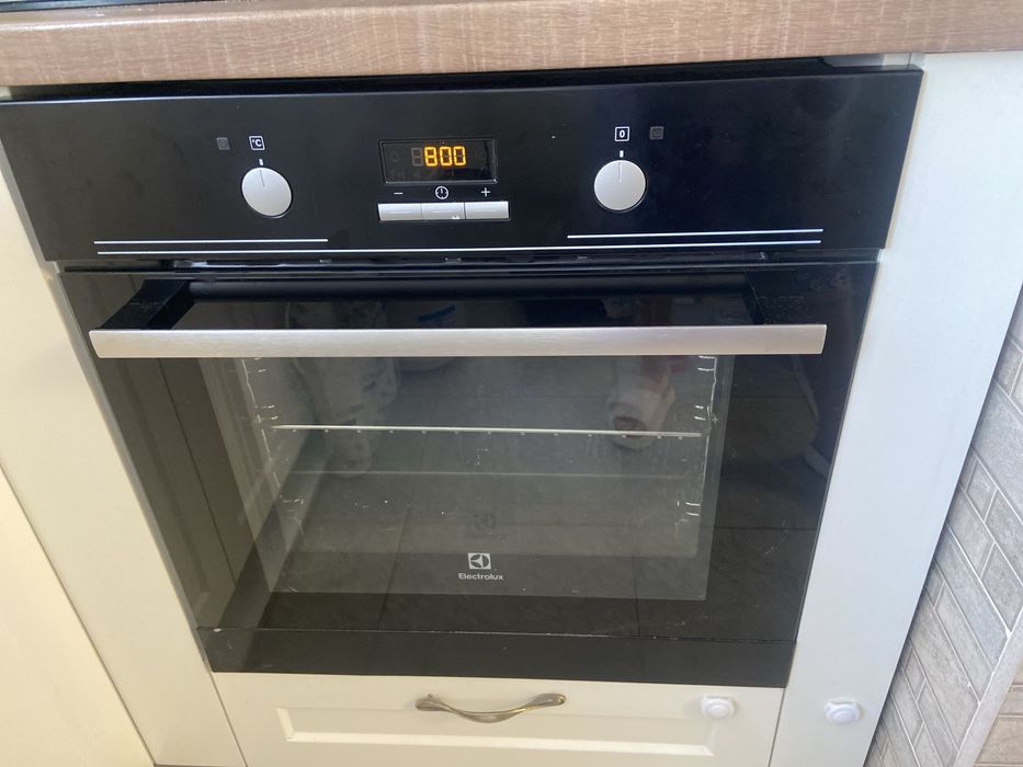 Духовка Electrolux
