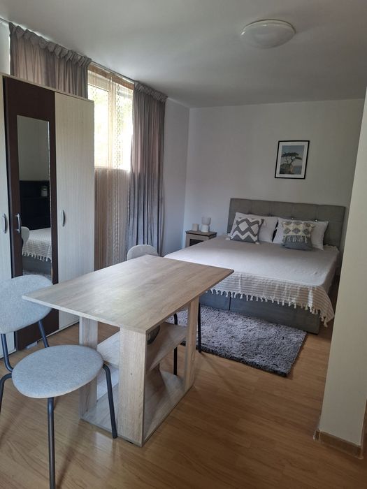 2 garsoniere de inchiriat