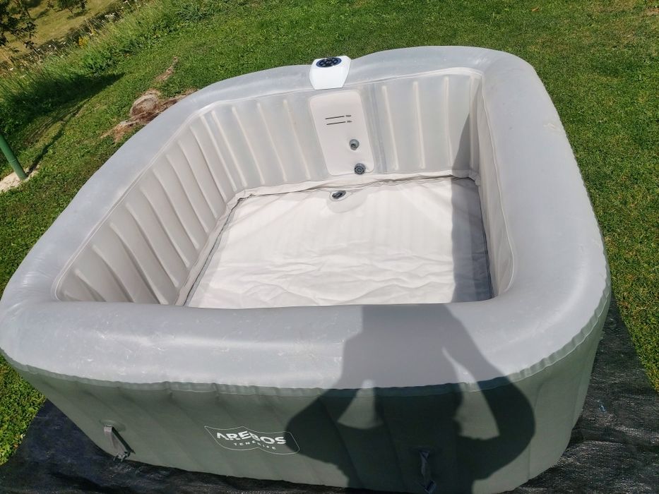 Piscină jacuzzii cu pompă pt încălzirea apei