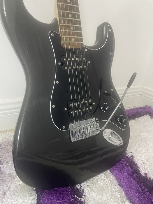 Электрогитара Squier StratFingerboard