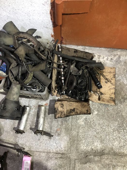 Запчасти (детали)  мерседес Т1 ( сапог)