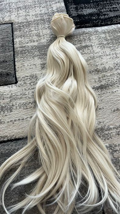 O bijuterie clip on ,extensii de par blond 60 cm si 50 cm