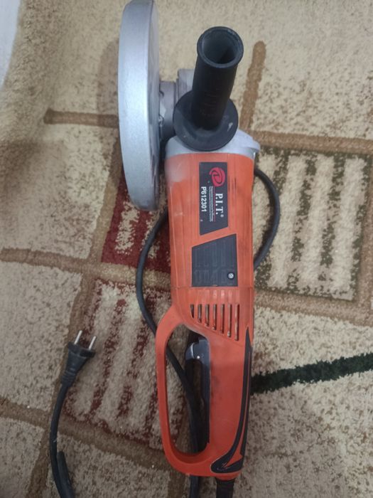 Болгарка большая.