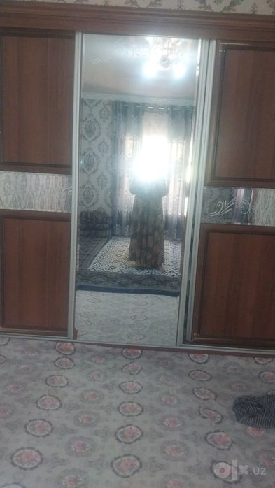 Kiyimlar javoni shkaf