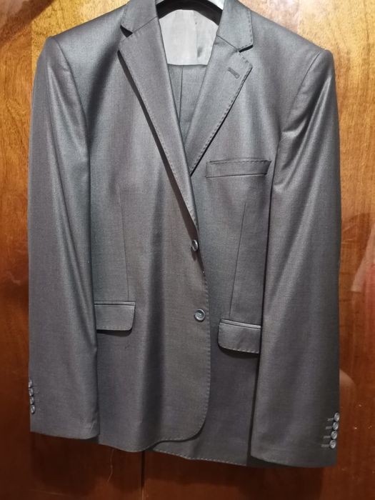 Мъжки официален костюм VELLOTTI размер 56