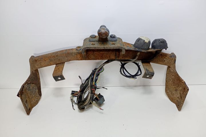 Carlig remorca Ford Transit a 3-a generatie