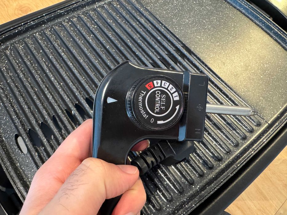 Електрическа скара Muhler със стъклен капак