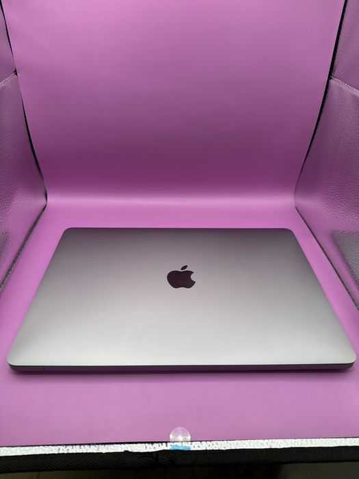 MACBOOK PRO M1 250 GB •Matei Amanet Margeanului•q05d18