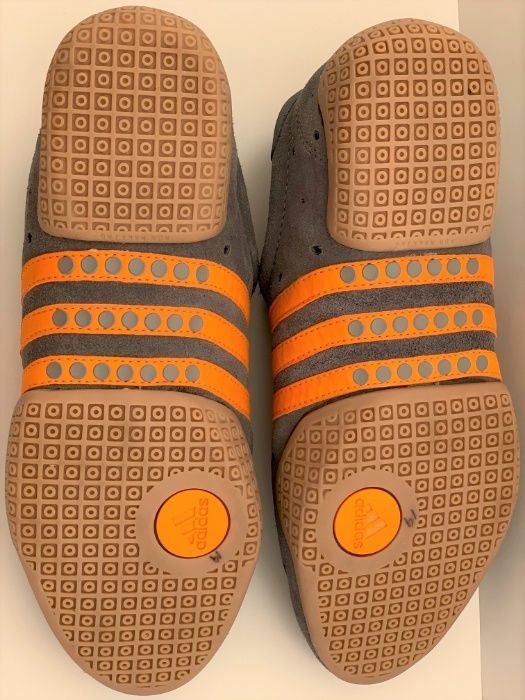 Pantofi de tip "slip on", Adidas, marime 38, piele intoarsa, noi.