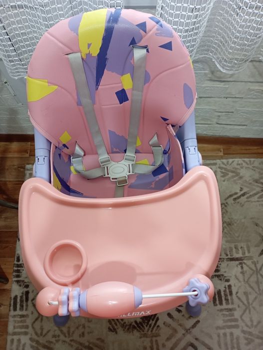 Продам стульчик для кормления.