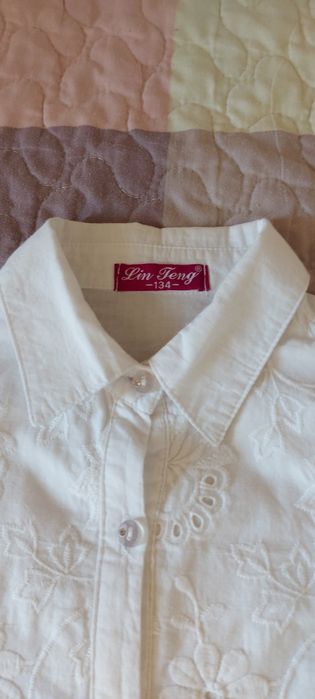 Рубашка белая на девочку.