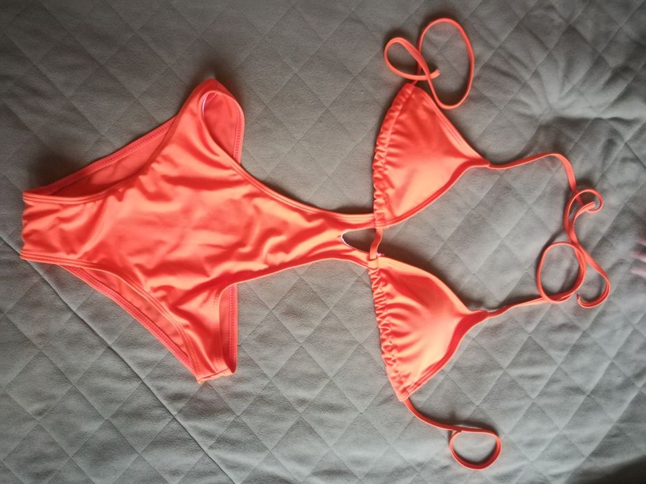 Нов бански костюм