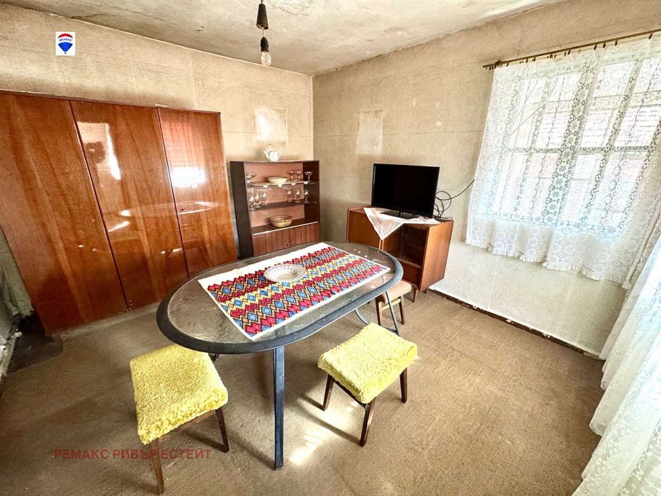 Къща с двор за продажба в гр. Две могили