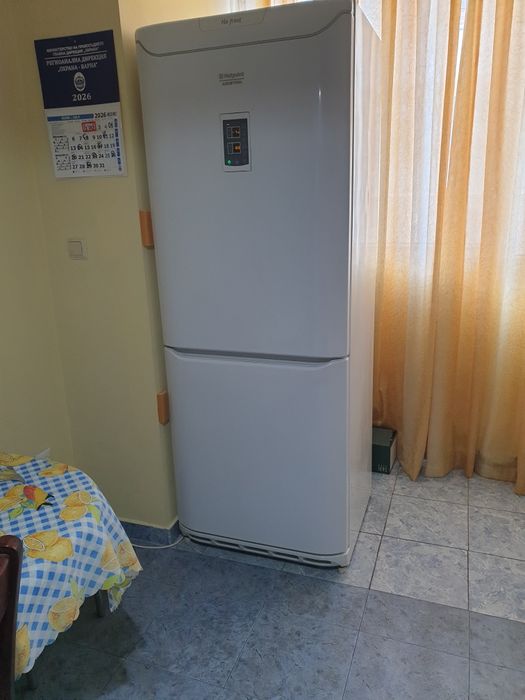 Хладилник с фризер  HOTPOINT ARISTON  размери 1900 см70см60см.за 250евро