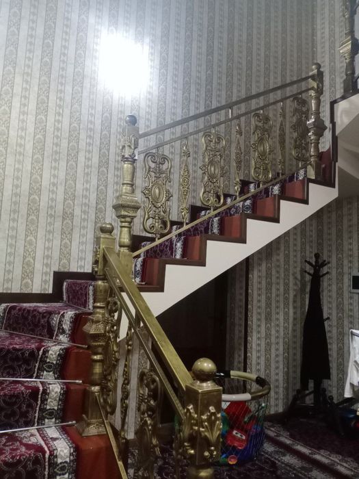 2 etajli fayzli xonadon