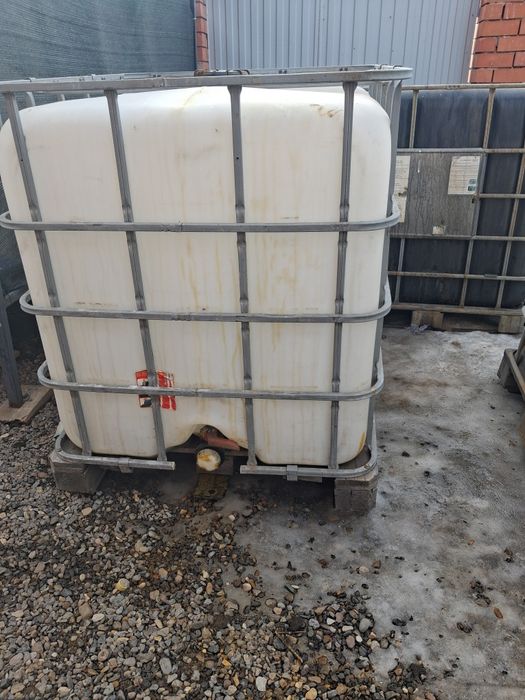 Бочки кубовые пластиковые