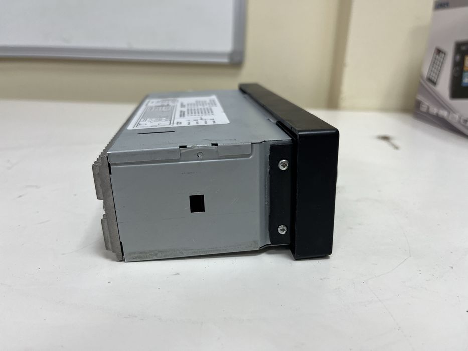 Универсален радио-касетофон за кола - ieGeek