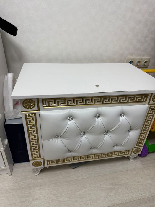 Продам современный сундук, в хорошем состоянии