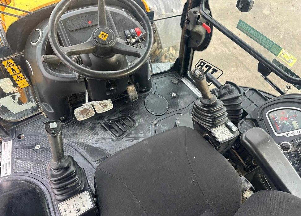 Buldoexcavator JCB 4CX 14HFWA
