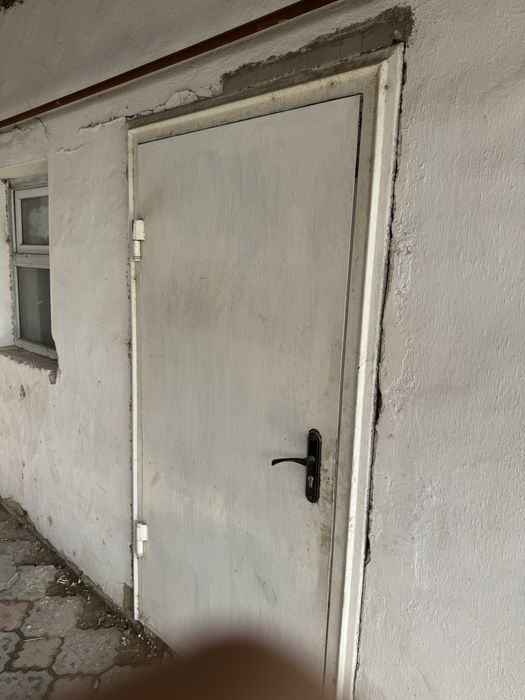 Бу железный дверь