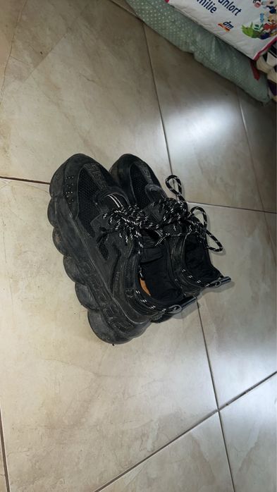 versace chain reaction