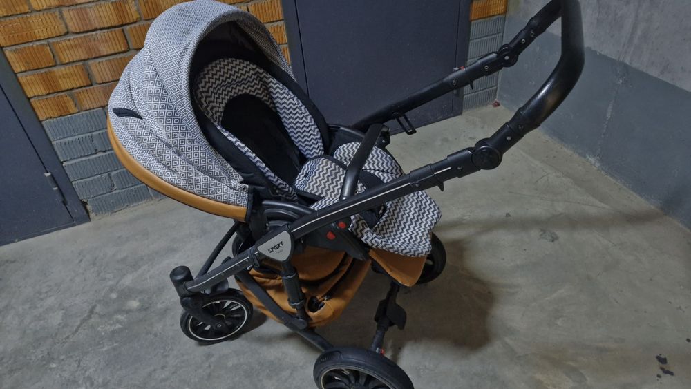 Продам коляску Anex 3в1