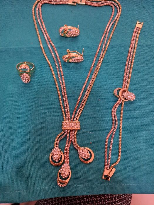 Елегантни комплекти внос Англия