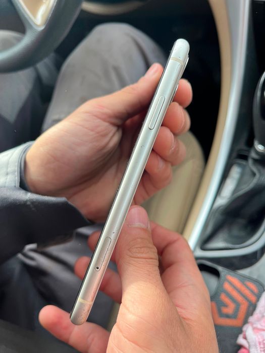 iphone 11.  64gb