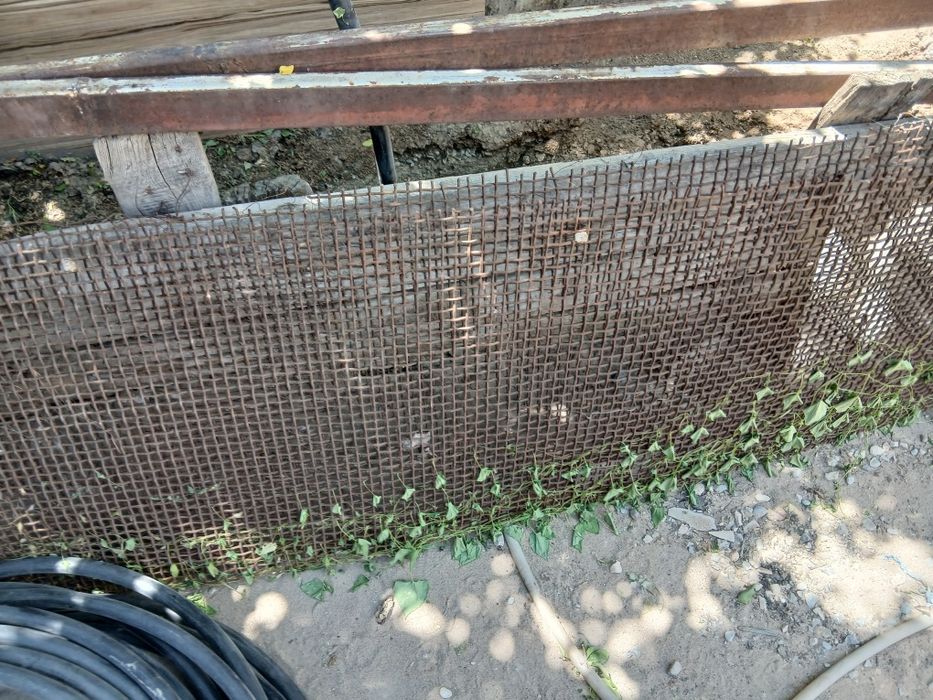 Продам сетку железная.