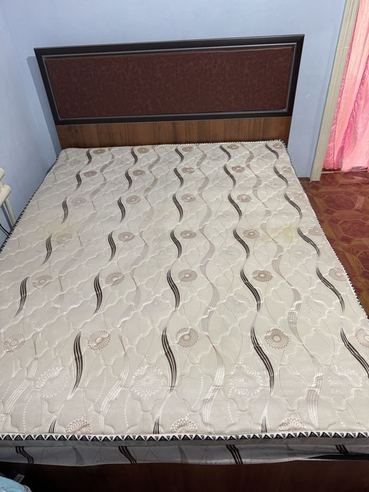 Продается спальный гарнитур и длинный стол 120х280