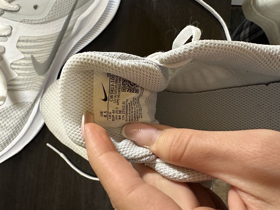 Nike downshifter 11 бели спортни маратонки