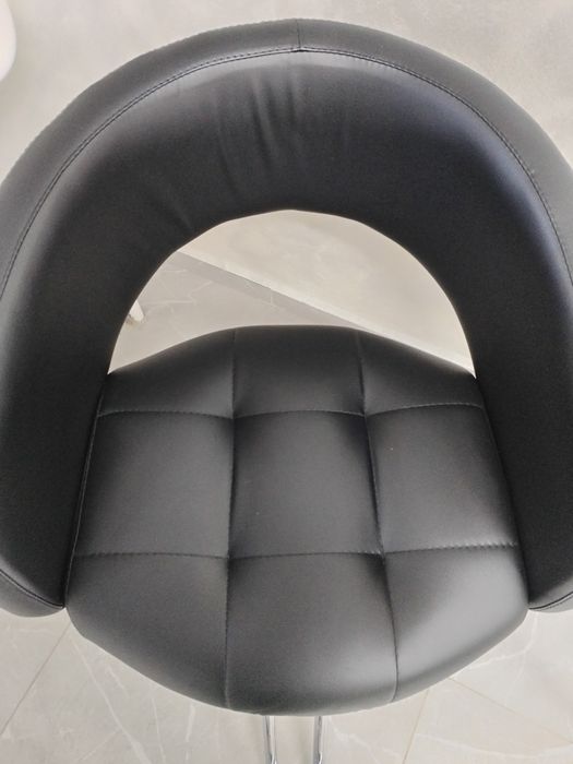 Продам 2 кресла - парикмахерских, для барбер