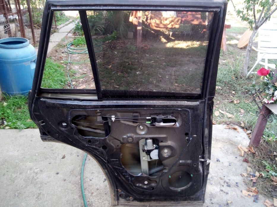 Geam lateral stanga spate suzuki grand vitara