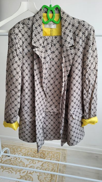 Платья и костюмы