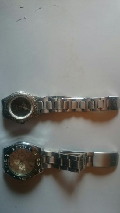 2 бр. оригинални като нови