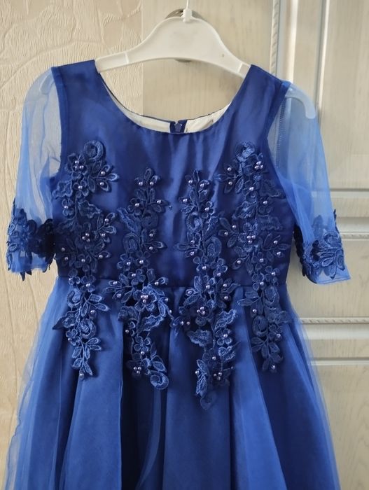 Нарядные платья на девочку 3-5 лет