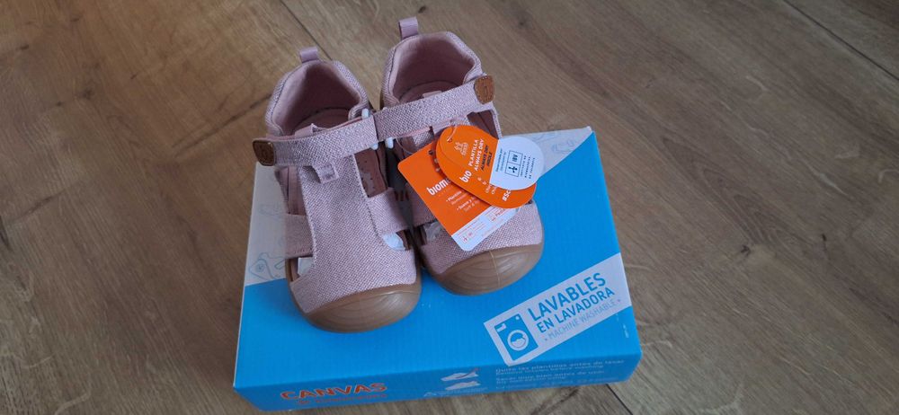 Sandale Biomecanics noi marimea 22