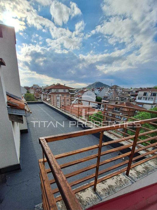 Продава се Тристаен апартамент в Пловдив, Кючук Париж - 115 кв.м за 2018 €/кв.м - Снимка #15