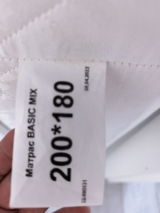 Продам Матрас в Отличном состоянии