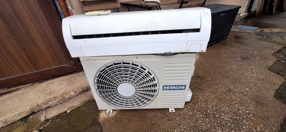 Обикновен Климатик Хитачи