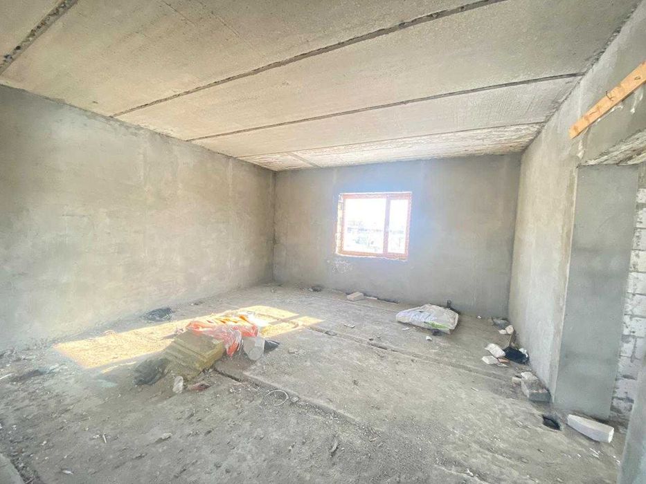 Срочно!!! Продам дом в три уровня.