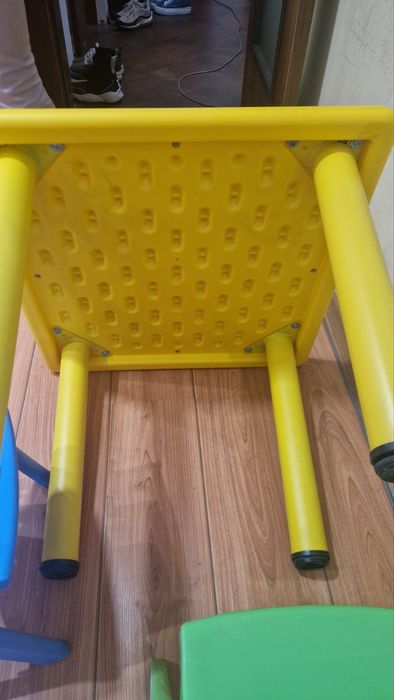 Детска маса със столчета