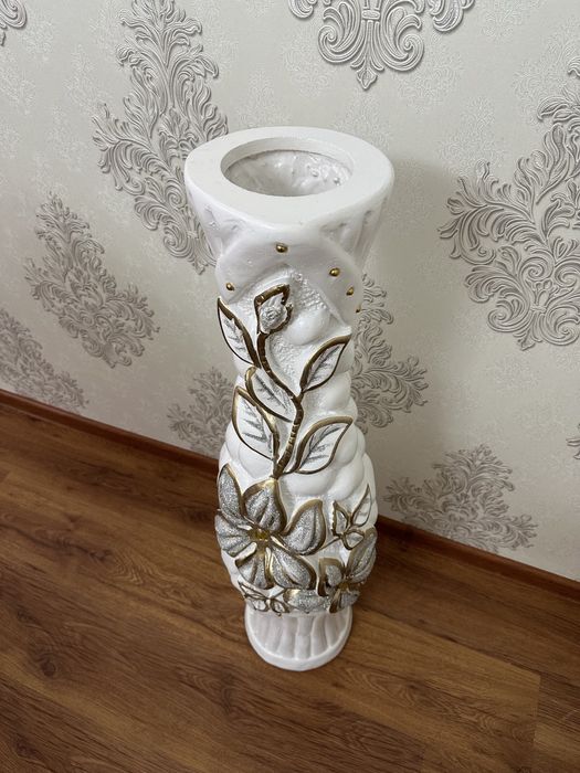 Продается высокая напольная ваза!